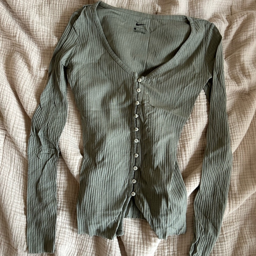 Nike women’s yoga top